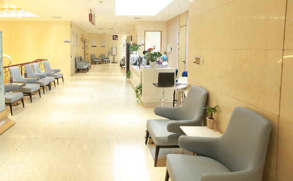 唐山星范醫(yī)美朝陽(yáng)道醫(yī)療美容門診部玻尿酸去魚(yú)尾紋術(shù)后半年野生案例&一般多少錢?