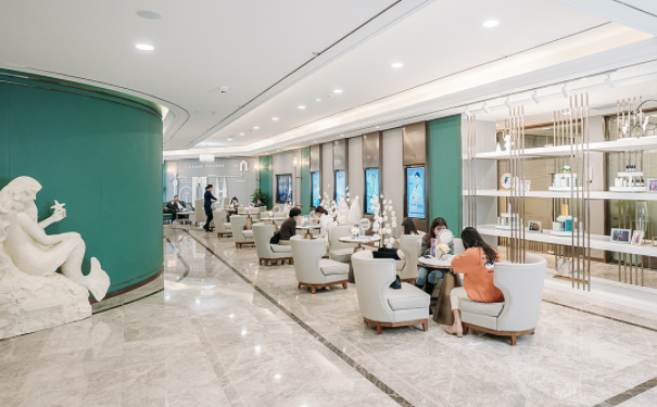 宜賓天使之翼美容整形醫(yī)院頸部除皺術后半年求美案例&價目表?