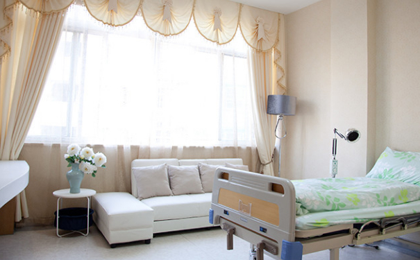 哈爾濱索菲醫(yī)療美容門診部招風(fēng)耳矯正收費多少?一年術(shù)后案例反饋