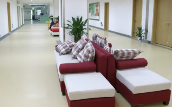 南京斑教授整形醫(yī)院脂肪移植隆胸技術(shù)怎么樣?需要多少錢?術(shù)后120天案例